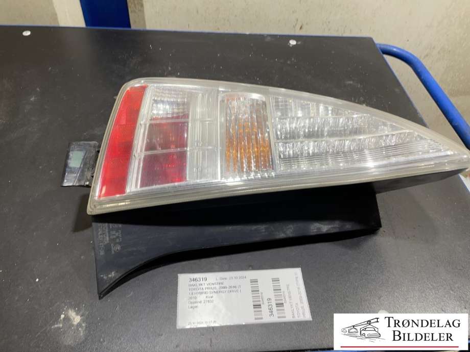 Baklykt venstre til Toyota Prius, 2009-2016 (Type III) (COMBI) (COMBI) (81561-47131)