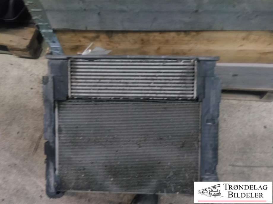 Radiatorpakke til BMW X3 2010-2017 (F25) (F25) (17 11 8 623 369|17 51 7 823 570|17 42 7 601 176)