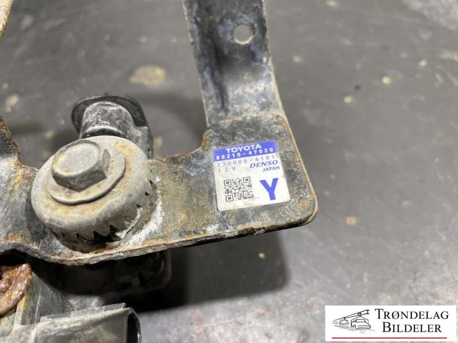 Sensor radar til Toyota Prius 2009-2016 (Type III) (COMBI) (COMBI) (88210-47020|23000-6101|)