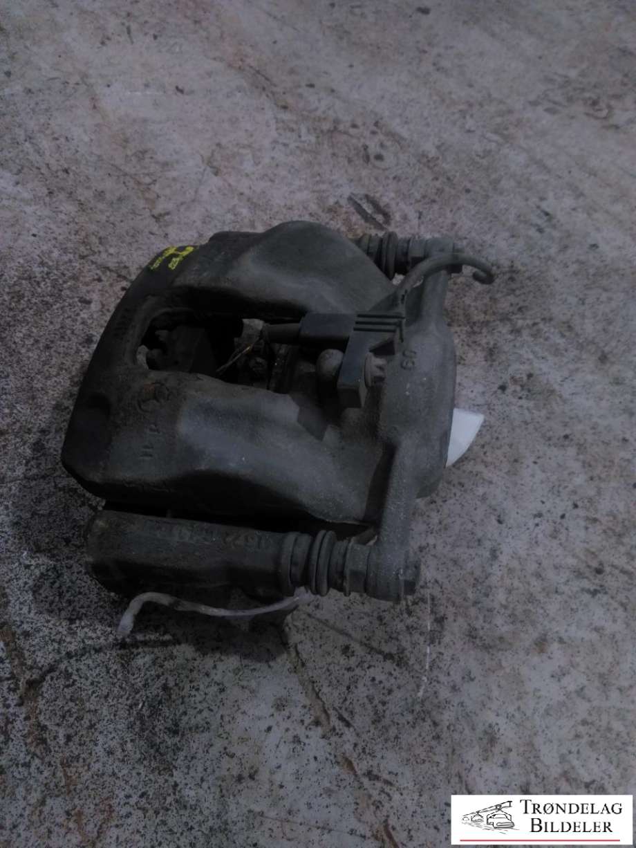 Bremsecaliper høyre foran til Mercedes B-Klasse, electric drive 2014-2018 (W242) (W242) (A 000 421 38 81|A 000 421 68 81|)