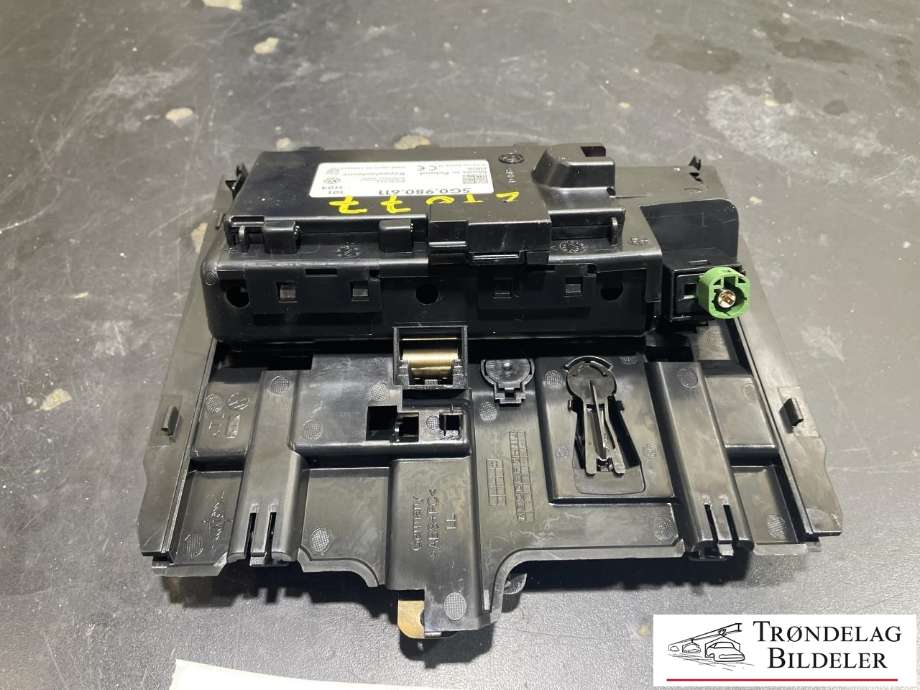 Dashbord diverse til VW Passat 2015-2019 (Fase 1) (B8) (B8) (5G0 980 611|)