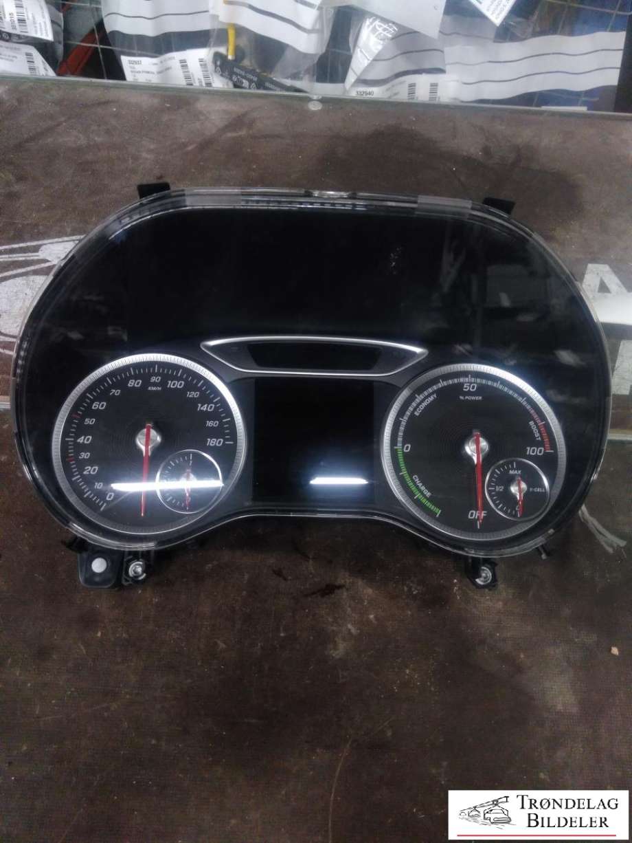 Instrumentpanel til Mercedes B-Klasse, electric drive, 2014-2018 (W242) (W242) (A2429000502)