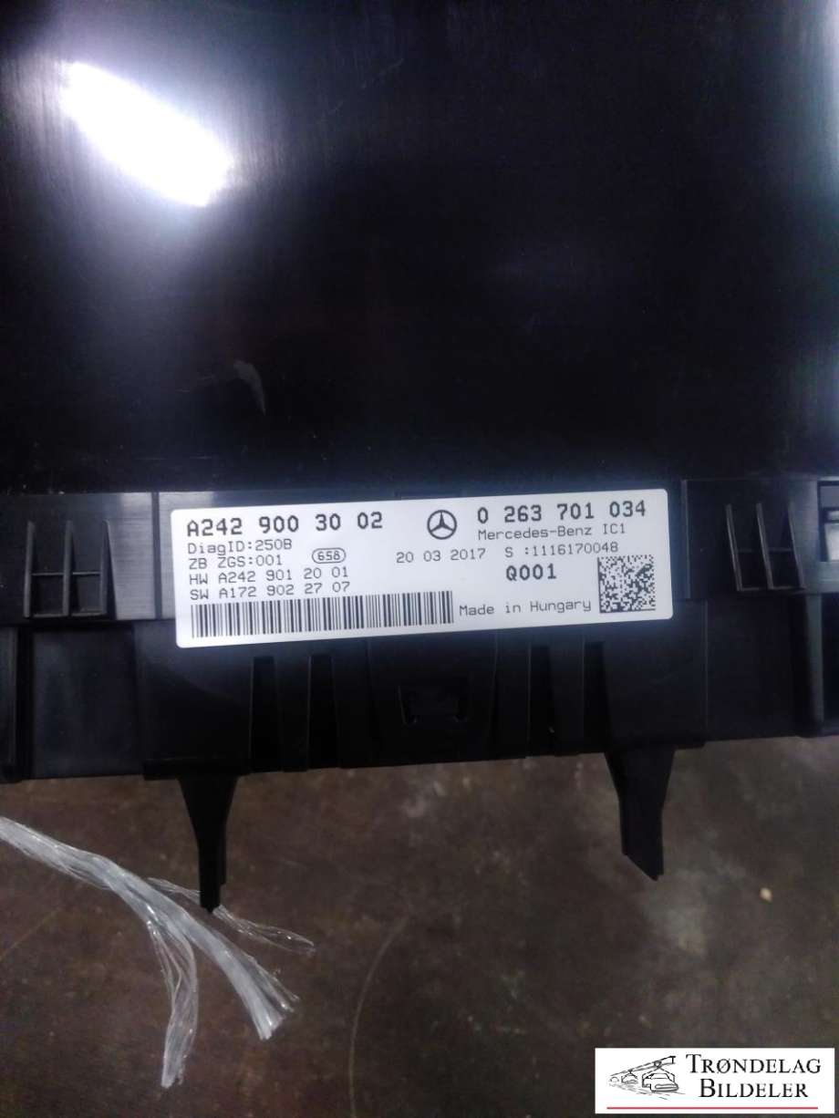 Instrumentpanel til Mercedes B-Klasse, electric drive 2014-2018 (W242) (W242) (A2429000502|0263701022|)