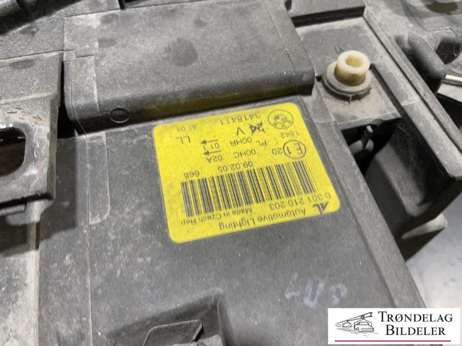 Frontlykt venstre halogen til BMW X3 2003-2006 (Fase 1) (E83) (E83) (63 12 3 418 411|)