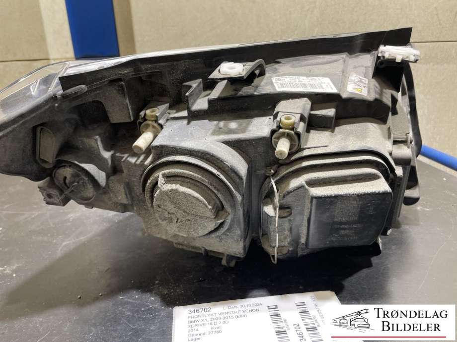 Frontlykt venstre xenon til BMW X1 2009-2015 (E84) (E84) (63 11 7 290 261|)