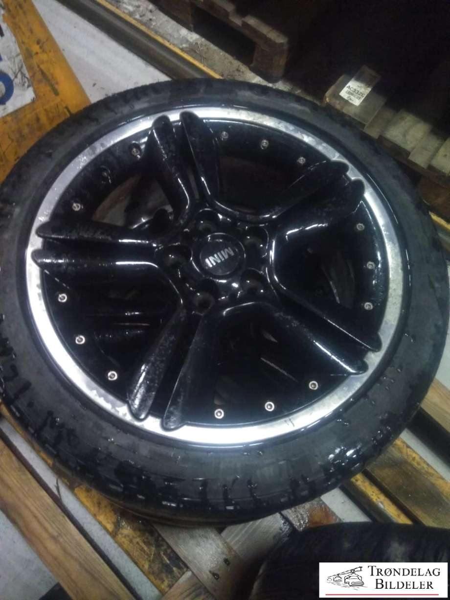 Hjulsett aluminium sommer til Mini Countryman 2010-2016 (R60) (R60) (BRIDGESTONE|225/45/R18 5X120 7.5JX18 ET52 CB72.6MM|2-3MM|03/16)