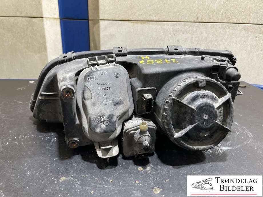 Frontlykt høyre halogen til Volvo V70 (S70/XC70) 1997-2000 (Type I)  (8628399|8628618|34430148)