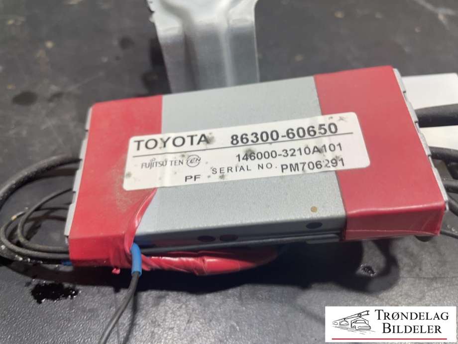 Antenne forsterker til Toyota Land Cruiser 150 2014-->> (Fase 2)  (86300-60650|)