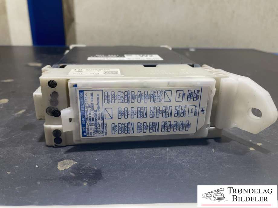Styreenhet comfort (BCM) til Toyota Land Cruiser 150 2014-->> (Fase 2)  (89221-60380|82730-60180|)