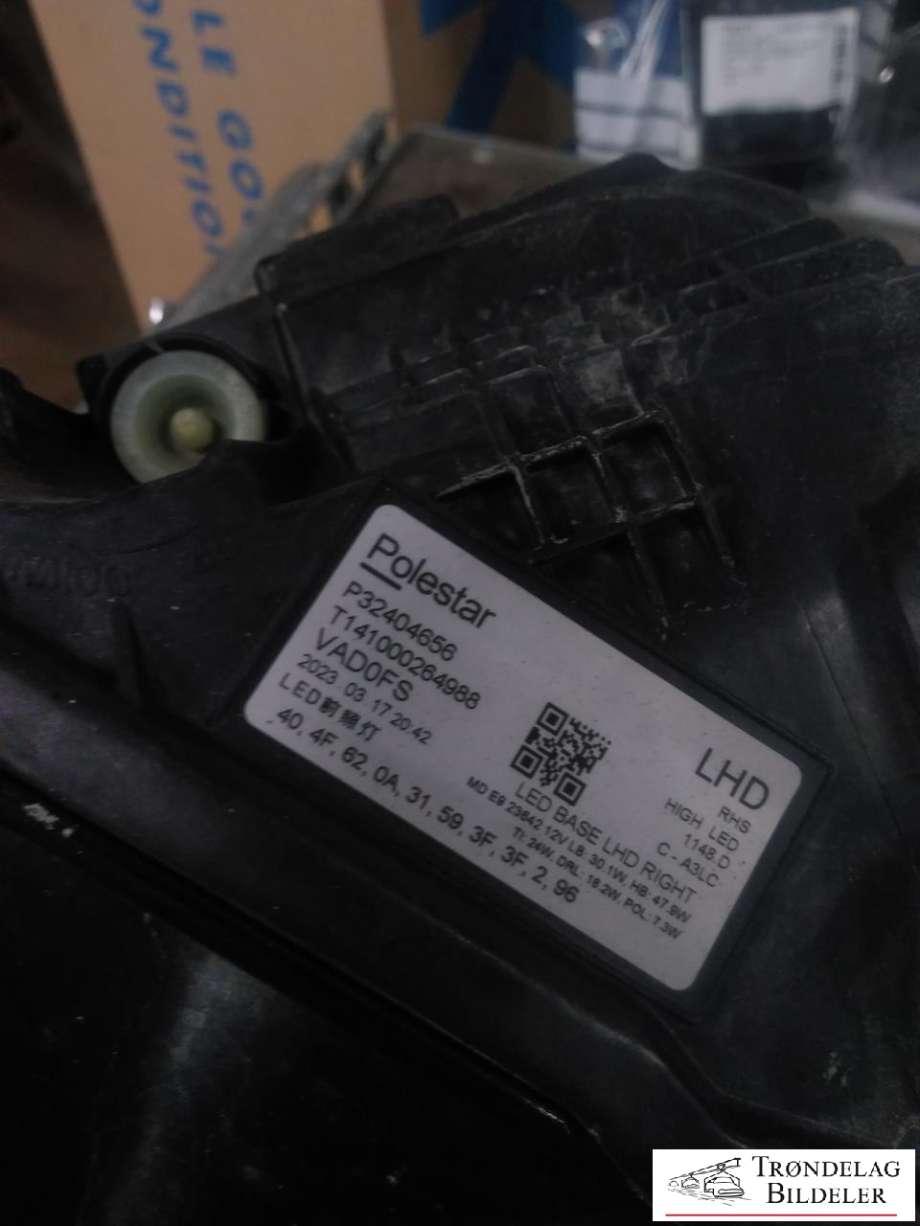 Frontlykt høyre full-LED til Polestar 2 2020-->>  (32404656|32293745|JB0A|BASE|)