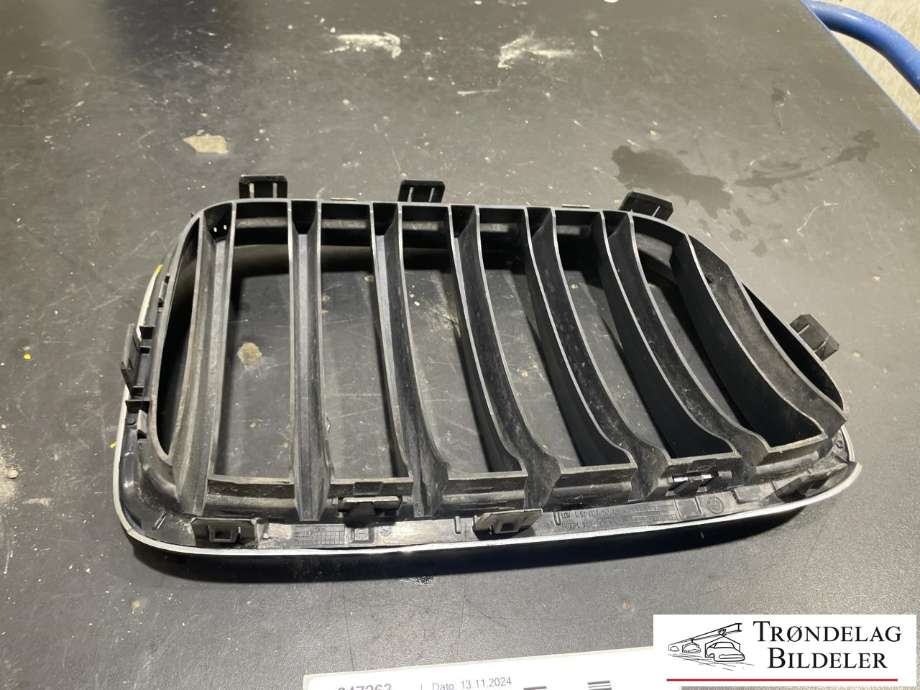 Grill venstre til BMW X3 2010-2017 (F25) (F25) (51 11 7 210 725|)