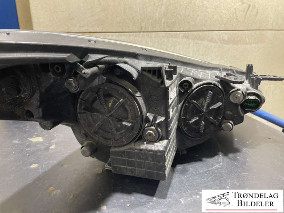 Frontlykt venstre xenon til Hyundai i30 2012-2017 (Type II) (92101A 6000|)