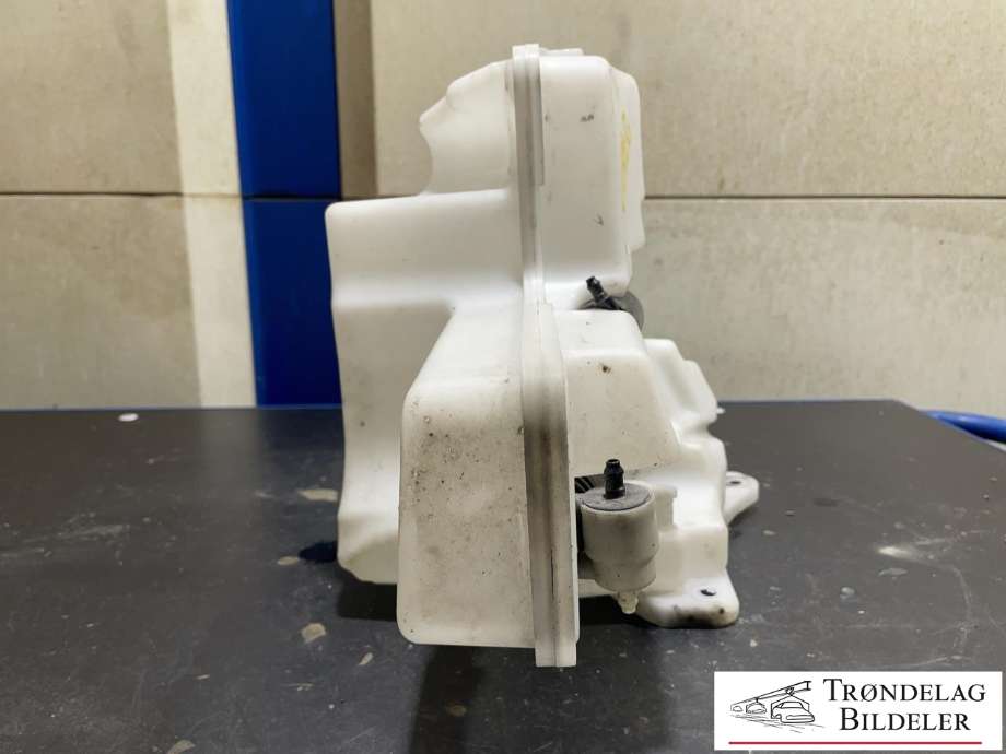 Spylertank til VW Passat 2015-2019 (Fase 1) (B8) (B8) (3Q0 955 449 E|)