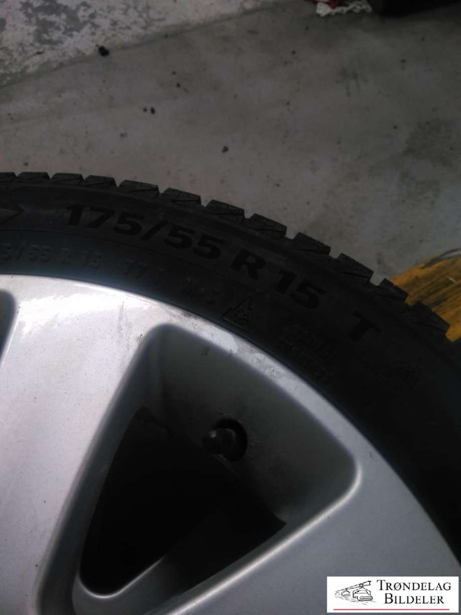 Hjulsett aluminium vinter til Peugeot iOn 2011-2020 (CONTI VC7|175/55/R15 4X100 5JX15 ET35 CB56.1MM|8-9 MM MØNSTERDYBDE|PROD 43-20)