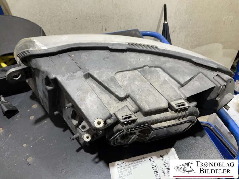 Frontlykt høyre halogen til Audi A6 2005-2008 (Type III, Fase 1) (C6) (C6) (4F0 941 004 A|4F0 941 004 EA|)