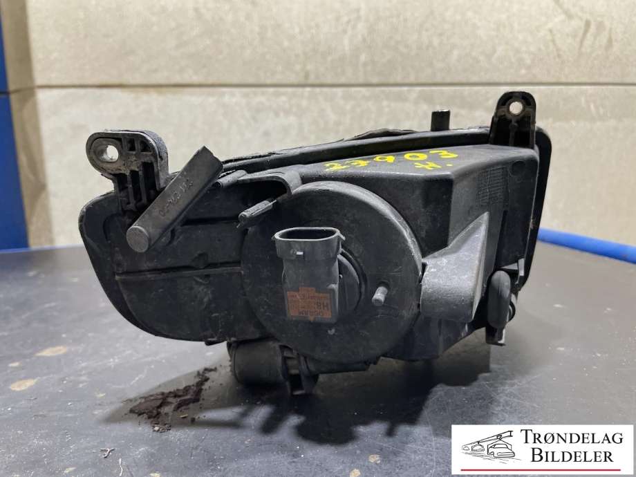 Tåkelykt høyre foran til Audi A4 2007-2014 (Type IV) (B8) (B8) (8K0 941 700 B|)
