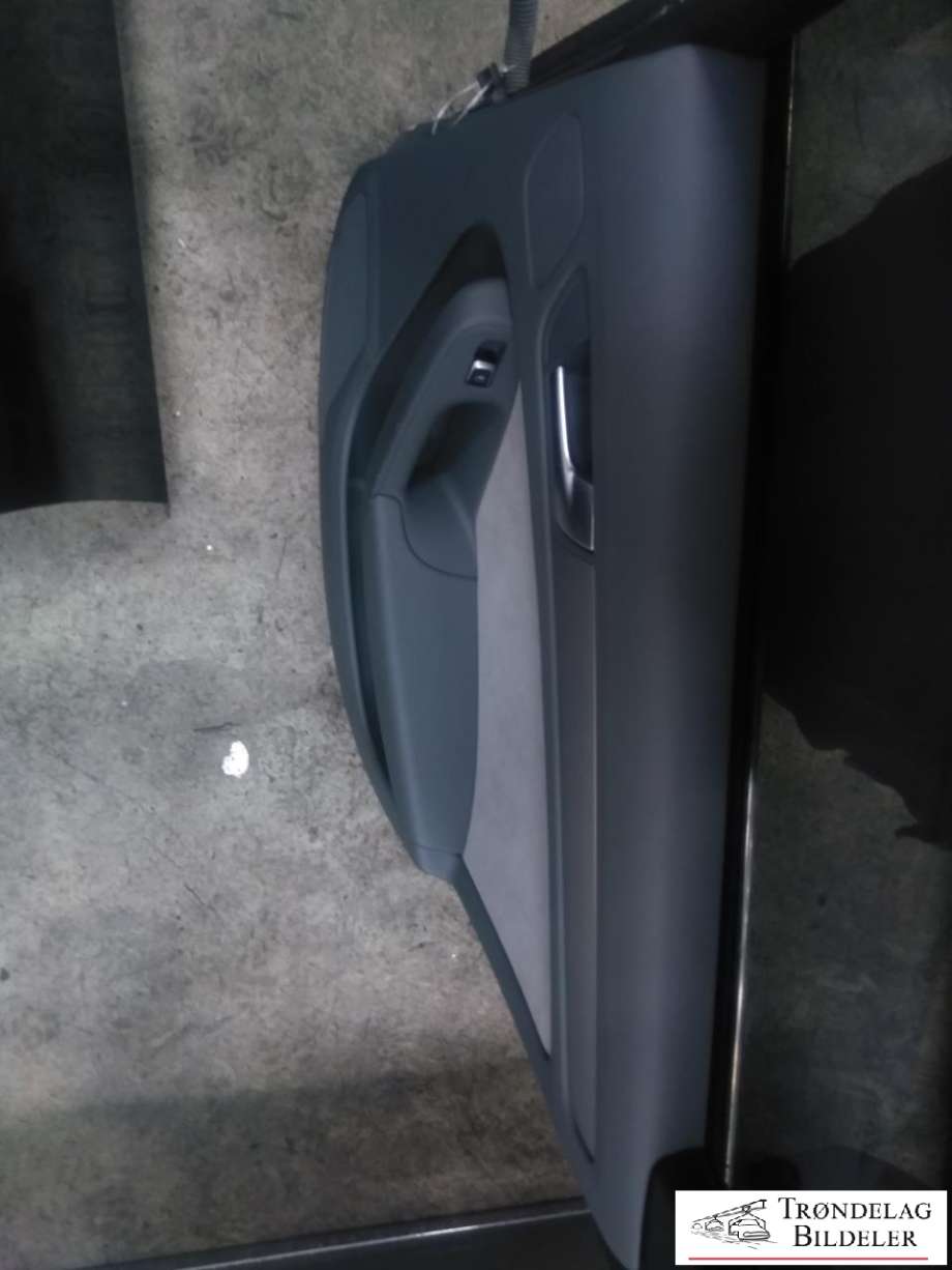 Dør høyre bak til Audi A4 2007-2014 (Type IV) (B8) (B8) (8K9 833 052 D|)