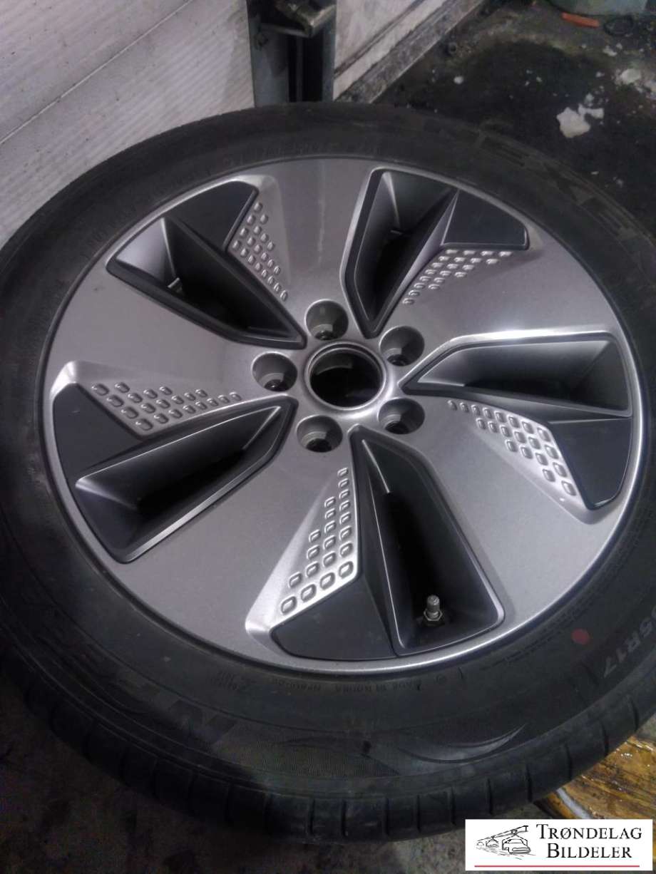 Hjulsett aluminium sommer til Hyundai Kona 2017-2021 (Type I, Fase 1)  (NEXEN|215/55/R17 5X114.3 7JX17 ET50 CB67.1MM|2-3 MM MØNSTERDYBDE|PROD 19-18)