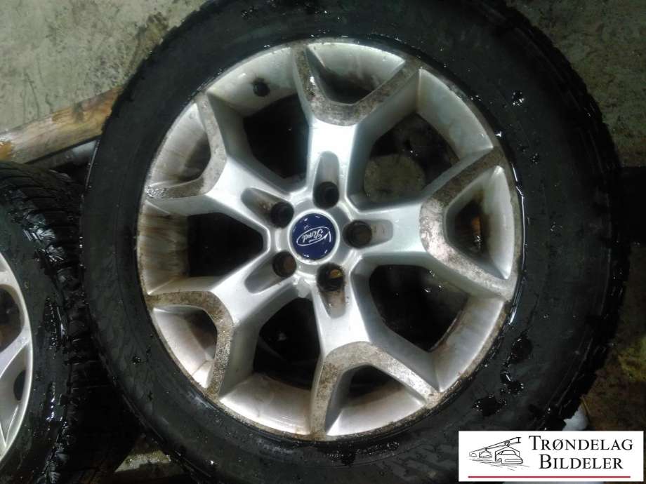 Hjulsett aluminium vinter til Ford Kuga 2008-2012 (Type I) (NOKIAN|235/55/R17 5X108 7JX17 ET52.5 CB63.4MM|9-10 MM MØNSTERDYBDE|PROD 40-19)