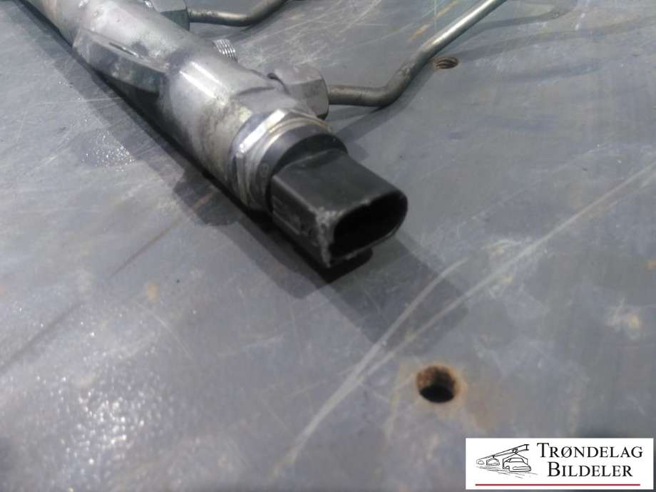Dyseskinne (fuelrail) til Mercedes Sprinter 2006-2013 (Fase 1) (906) (906) (A 642 078 01 49|)