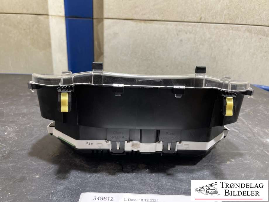 Instrumentpanel til Toyota Yaris 2014-2020 (Type III, Fase 2) (83800-0U090|MB157570-3950|)