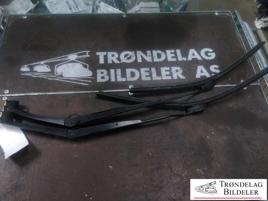 Viskerarmer frontrute til Kia e-Soul, 2019-->> (Type III)  (98321K 0000)