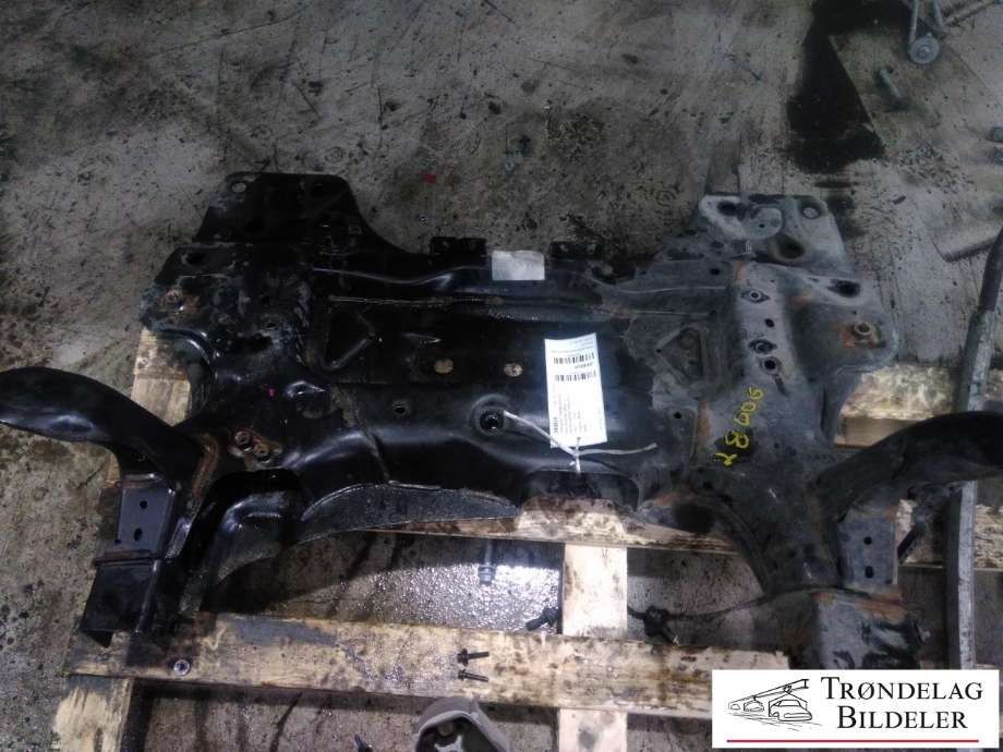 Travers foran hoved til Volvo XC40, 2018-2024  