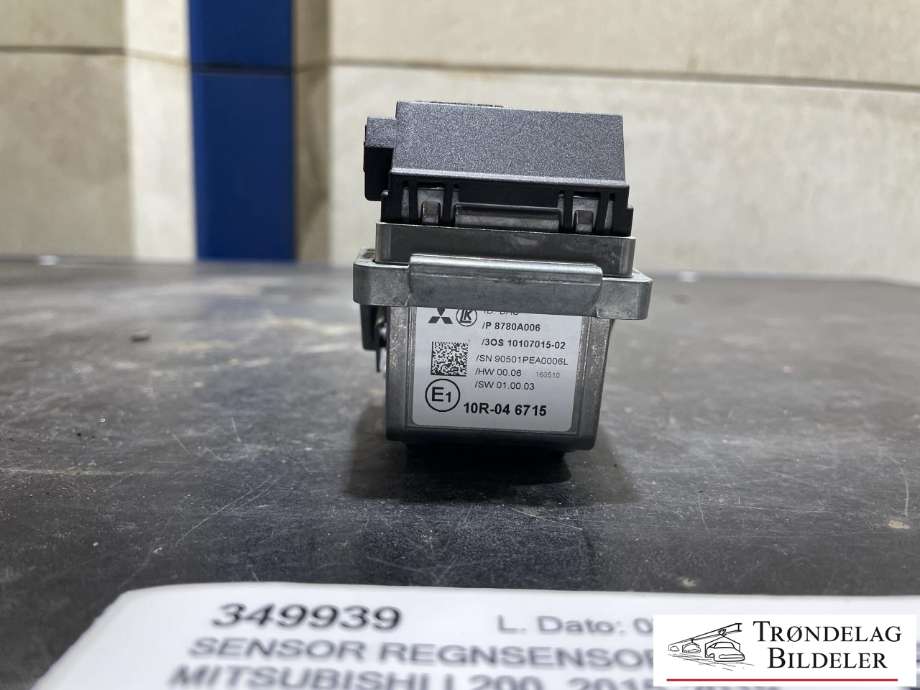 Sensor regnsensor til Mitsubishi L200 2015-2019 (Type V, Fase 1)  (8780A006|10107015-02|)