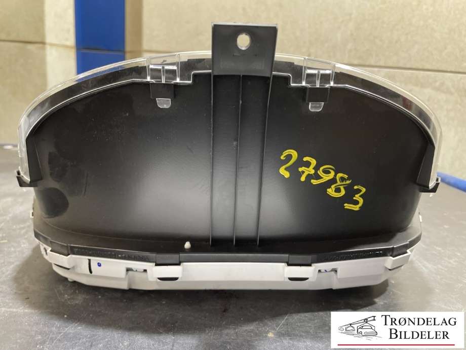 Instrumentpanel til Mitsubishi L200 2015-2019 (Type V, Fase 1)  (8100B996|)