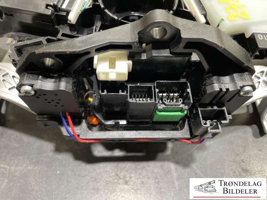 Bryter combi til Mitsubishi L200 2015-2019 (Type V, Fase 1) (8617A193|)