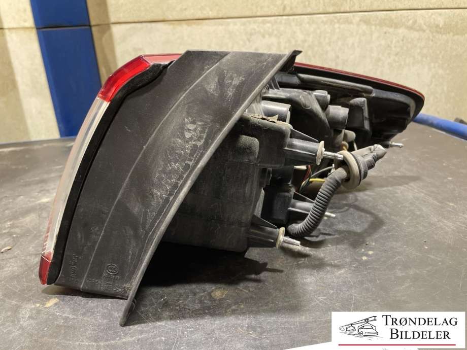 Baklykt venstre ytre til Hyundai Santa Fe 2010-2012 (Type II, Fase 2)  (924012B520|)