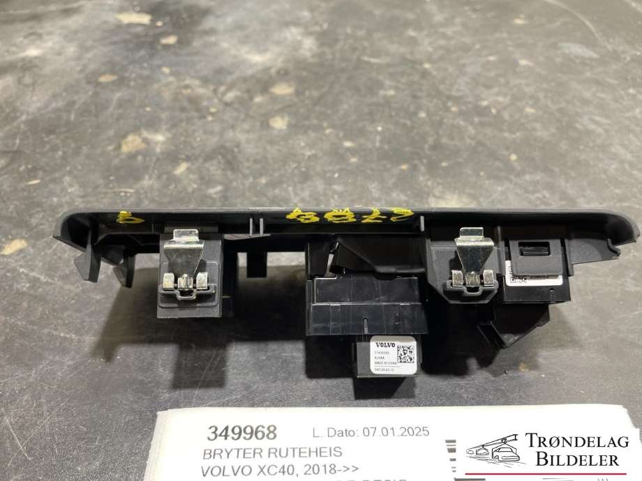 Bryter ruteheis til Volvo XC40 2018-2024  (31456060|)