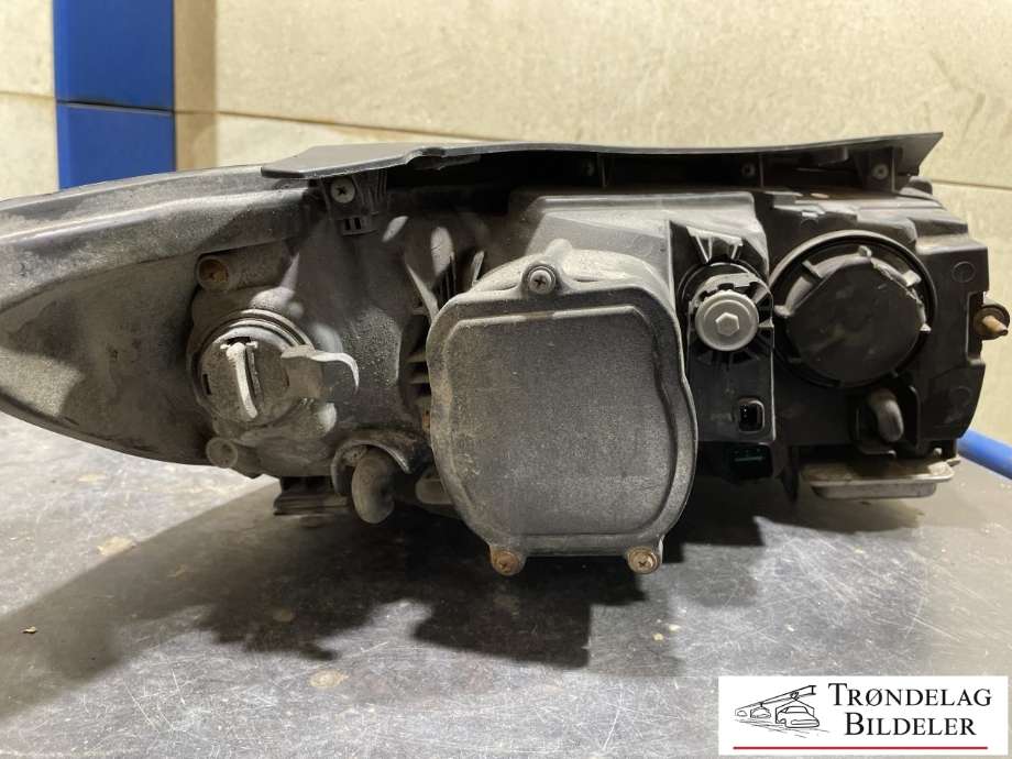 Frontlykt venstre xenon til Hyundai Santa Fe 2010-2012 (Type II, Fase 2)