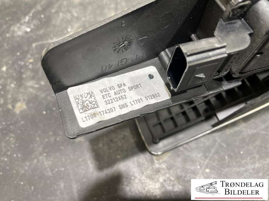 Pedal gass til Volvo V90 / V90 CC / S90 2016-->>