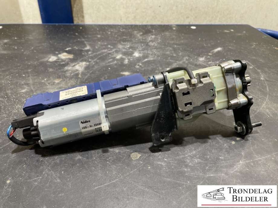 Baklukeåpner motor til Audi S4 2009-->>  (8K9 827 852 A|)