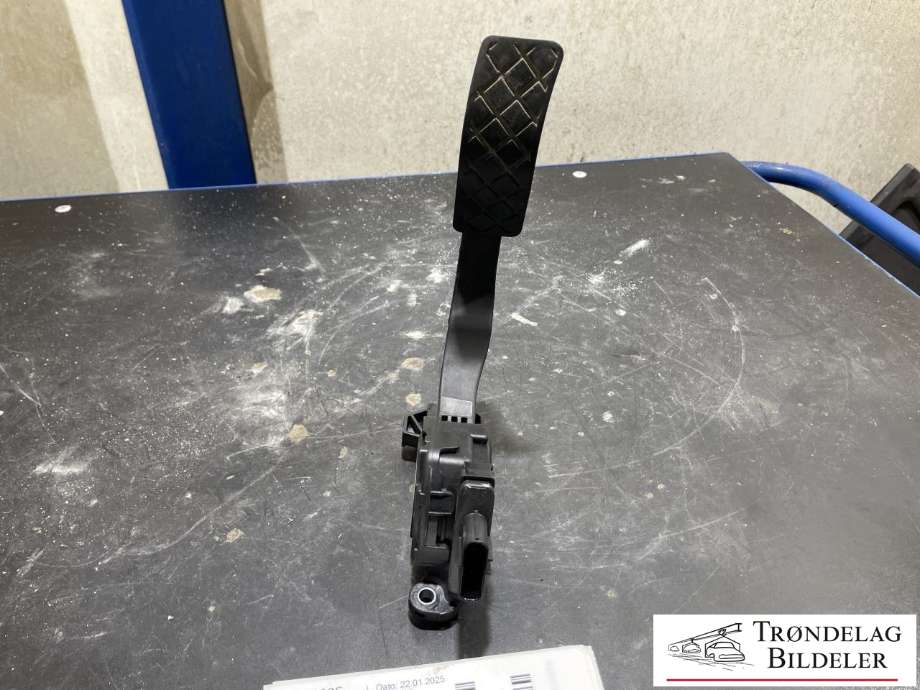 Pedal gass til Audi S4 2009-->>  (8K1 723 523|)