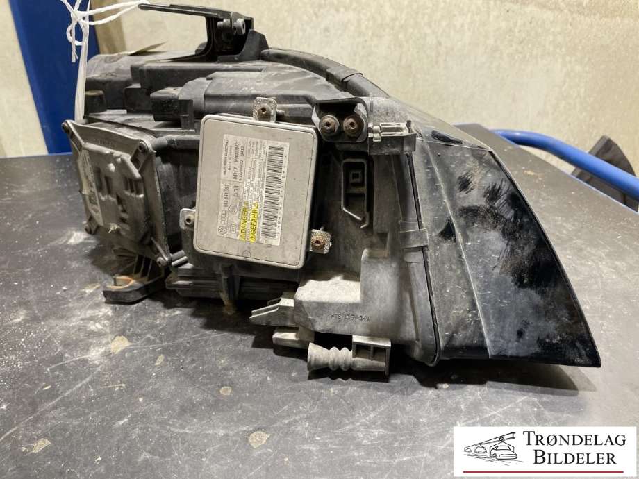 Frontlykt venstre xenon til Audi S4 2009-->> (8K0 941 003 G|8K0 941 029 AM|)