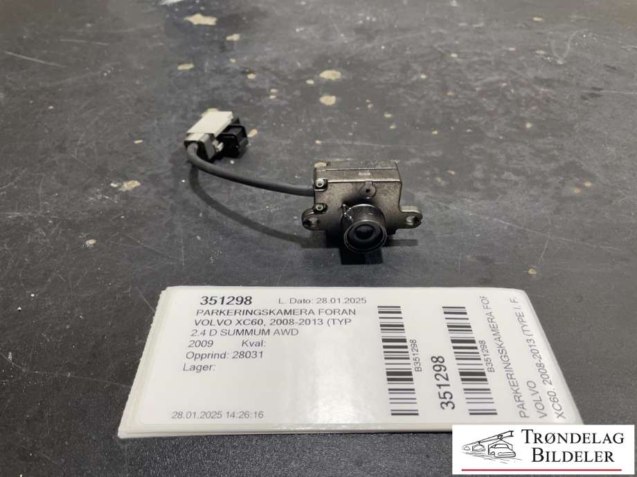 Parkeringskamera foran til Volvo XC60, 2008-2013 (Type I, Fase 1)  (VOLVO|31300076)