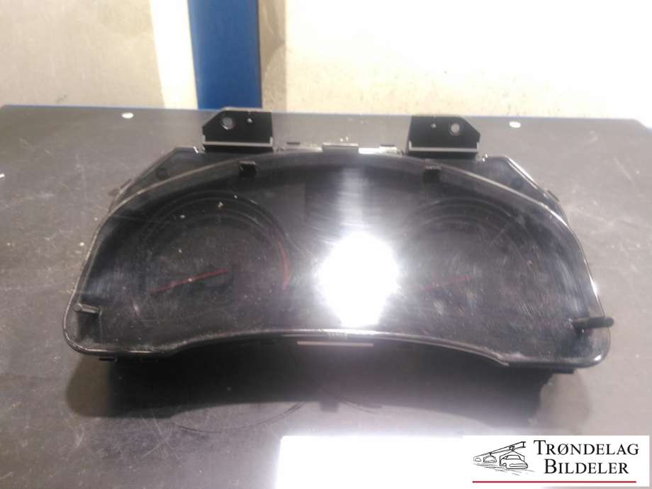 Instrumentpanel til Toyota Avensis, 2009-2015 (Type III, Fase 1)  (83800-05N20)