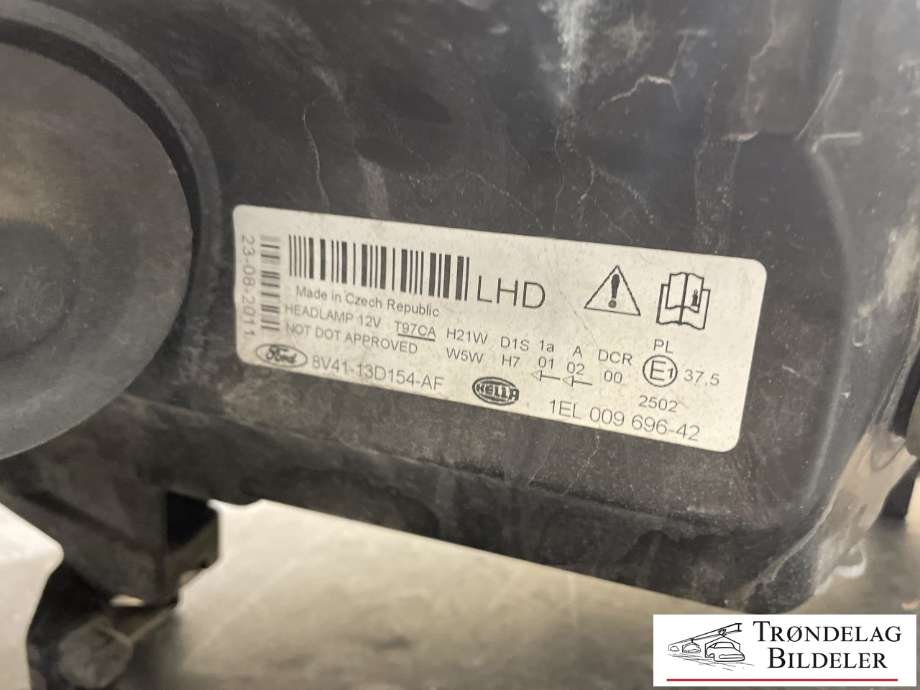 Frontlykt høyre xenon til Ford Kuga 2008-2012 (Type I)  (HELLA|8V41-13D154-AF|)