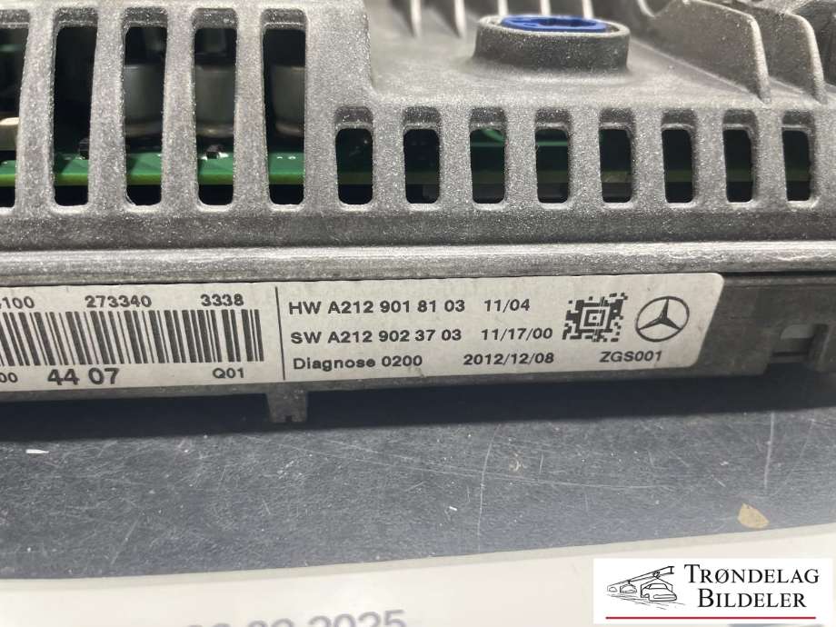 Bilstereo navigasjon skjerm til Mercedes E-Klasse 2009-2013 (Fase 1) (W212) (W212) (A 212 901 81 03|)