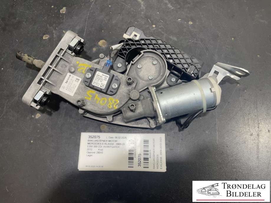 Baklukeåpner motor til Mercedes E-Klasse, 2009-2013 (Fase 1) (W212) (W212) (A2128203642)