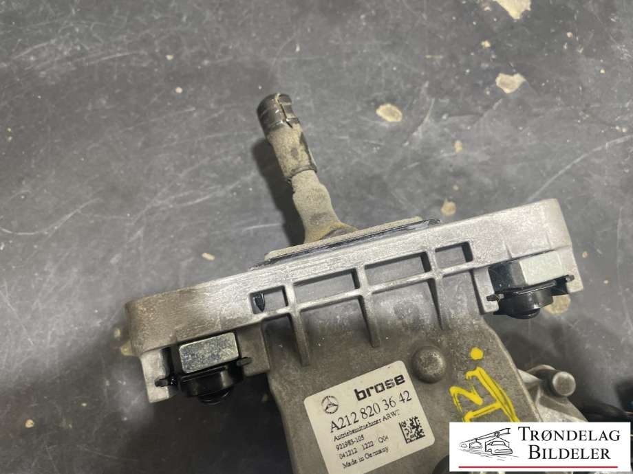 Baklukeåpner motor til Mercedes E-Klasse 2009-2013 (Fase 1) (W212) (W212) (A2128203642|)