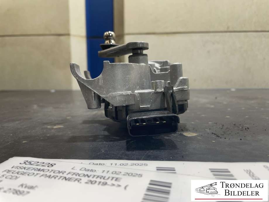 Viskermotor frontrute til Peugeot Partner 2019-->> (Type III) (98 165 588 80|)