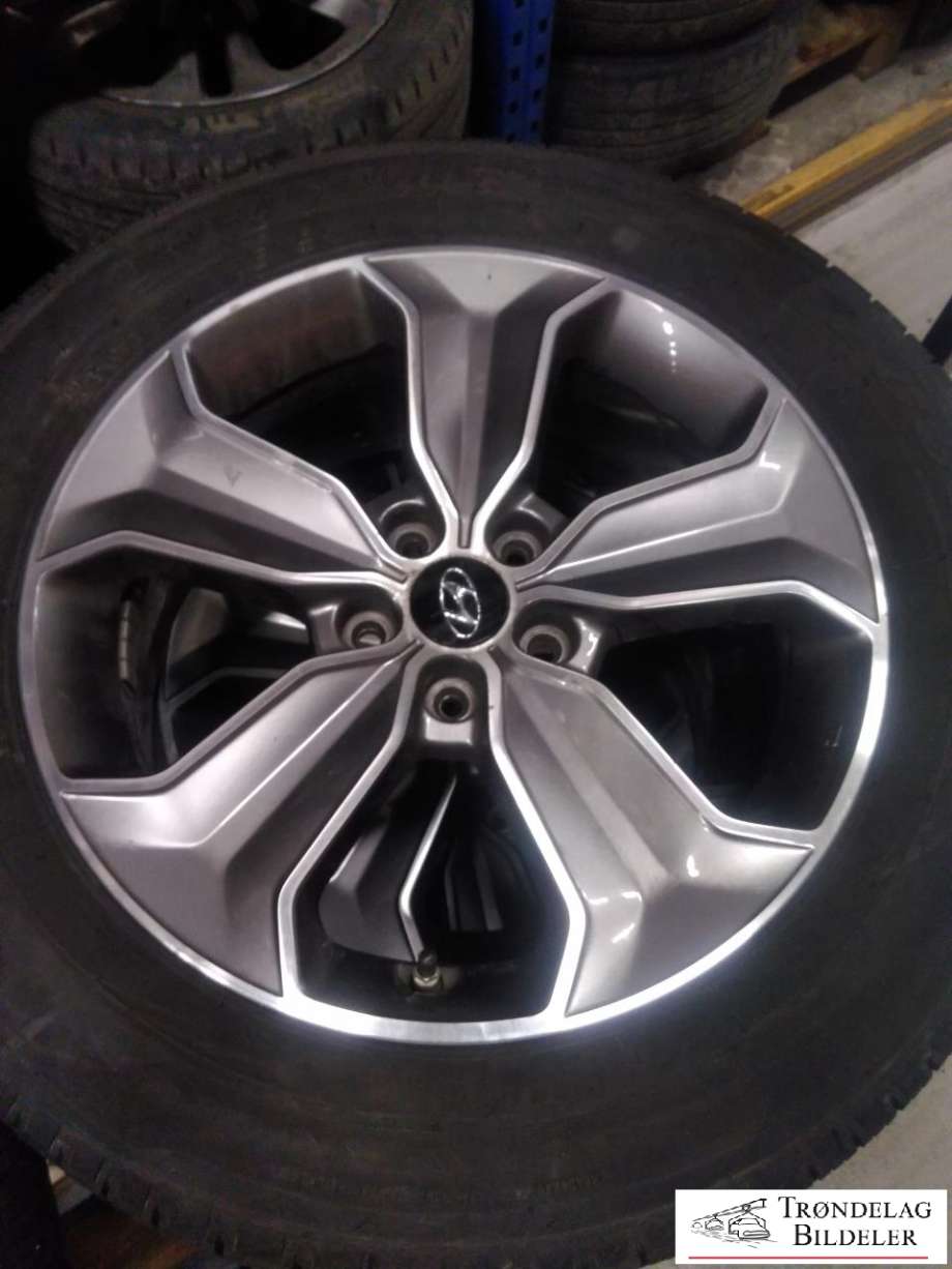 Hjulsett aluminium sommer til Hyundai Santa Fe 2012-2020 (Type III)  (MAZZINI|235/60/R18 5X114.3 7.5JX18 ET49.5 CB67.1MM|4-5 MM MØNSTERDYBDE|PROD 09-22)