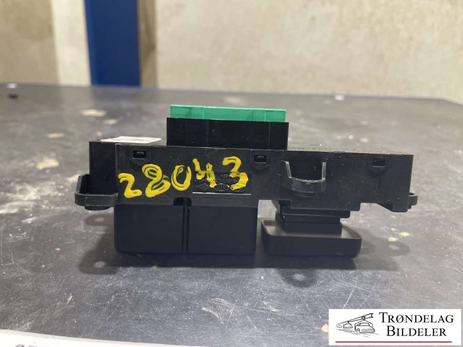 Bryter setevarme til Hyundai Santa Fe 2012-2020 (Type III)  (93315-2W210|)