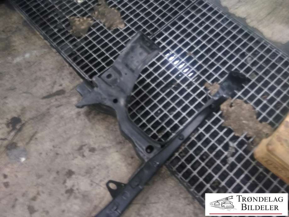 Frontplate til VW Transporter / Caravelle 2003-2009 (Fase 1) (T5) (T5) (7H0 805 598|)