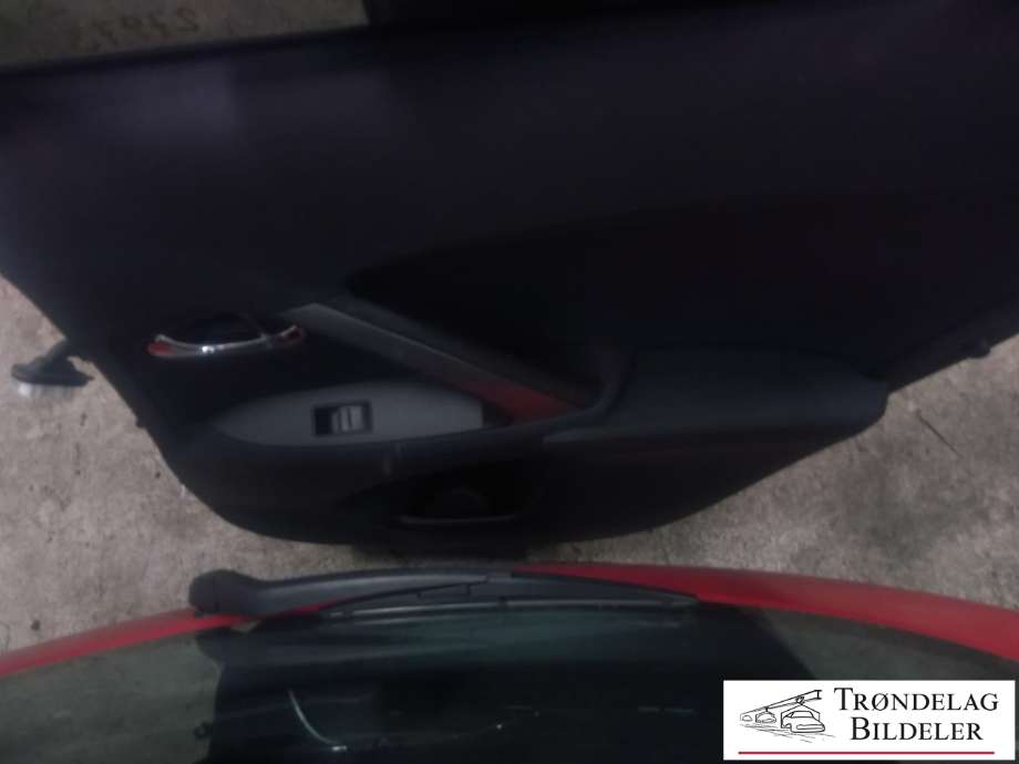 Dør høyre bak til Toyota Avensis 2009-2015 (Type III, Fase 1) (67003-05161|)