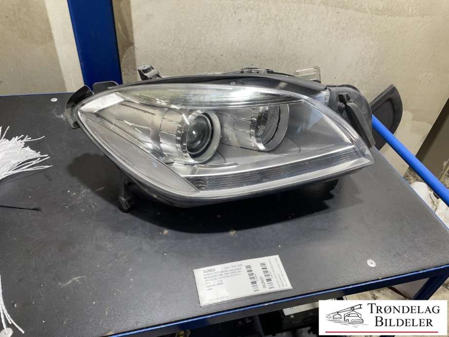 Frontlykt høyre halogen til Mercedes ML, 2011-2015 (Fase 1) (W166) (W166) (A1668208461)