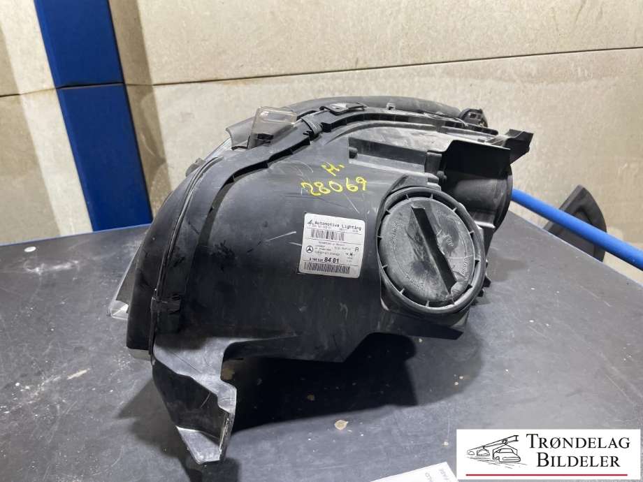 Frontlykt høyre halogen til Mercedes ML 2011-2015 (Fase 1) (W166) (W166) (A1668208461|)